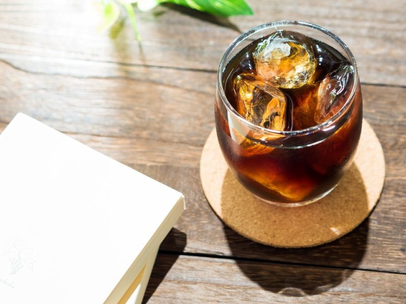 本紹介_アイスコーヒーと本