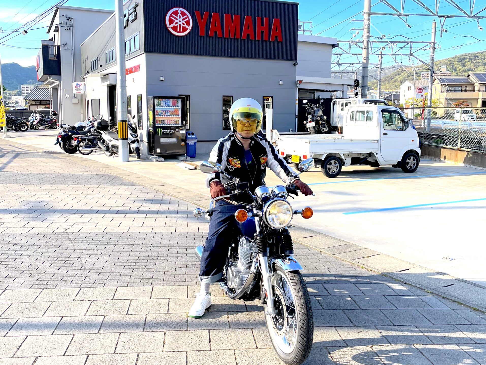 YAMAHA SR400