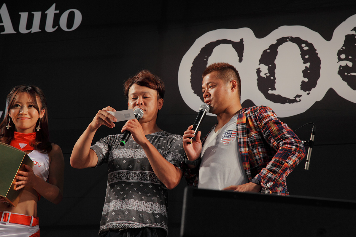 AUTO LEGEND 2013 会場で行われたライブステージ