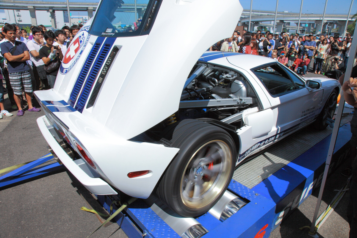 AUTO LEGEND 2014 会場で行われたエンジンパワーチェック